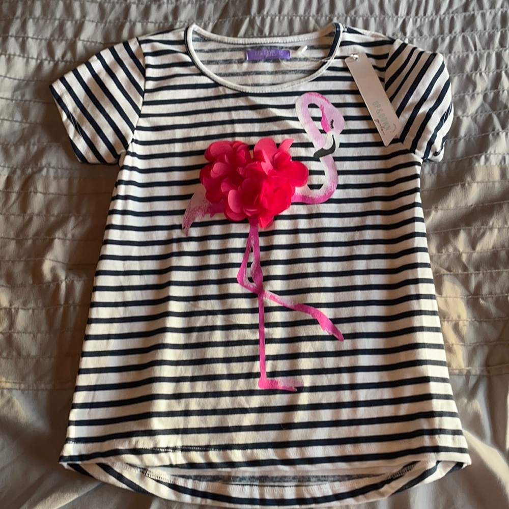 NWT Cute tee with flamingo